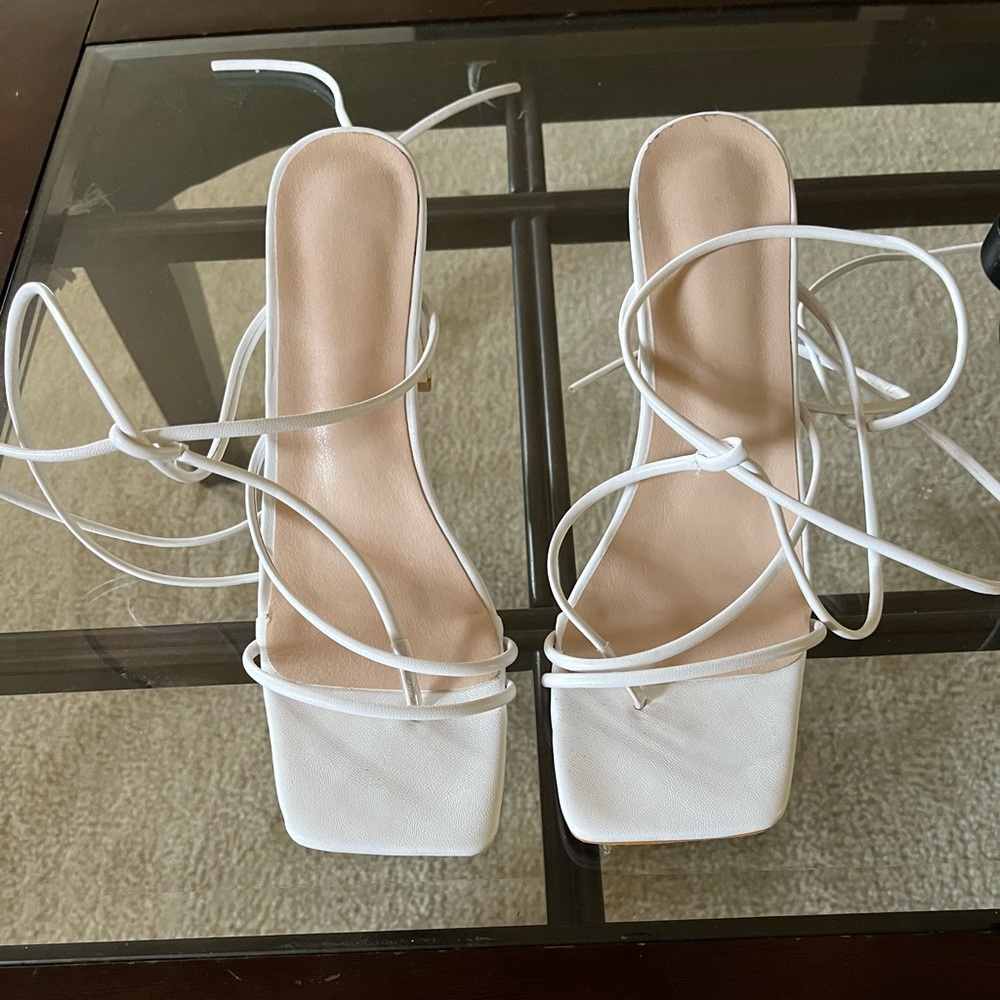 Women’s White Sandal, Size 40 (US 91/2)